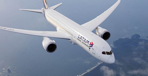 
Depuis le 1er décembre 2023, LATAM Airlines propose du contenu Paramount+ gratuit et exclusif sur son service de divertissement 
