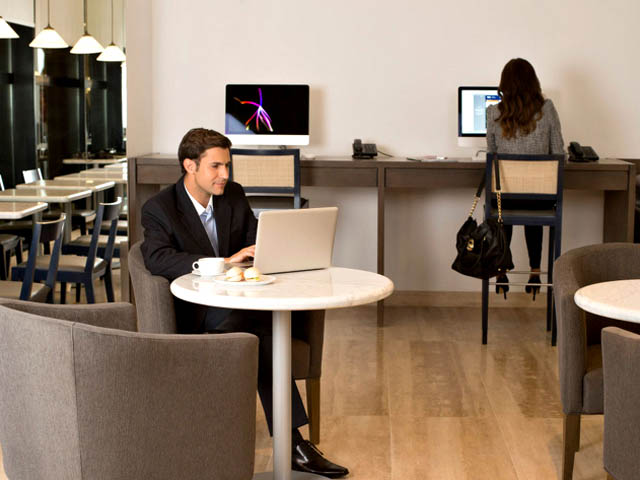 air-journal_LATAM santiago aeroport salon3