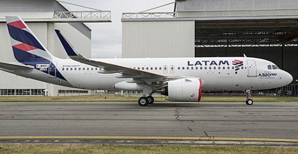 
Un Airbus A320 de la compagnie aérienne LATAM Airlines n’était pas beau à voir un premier déroutement vers le Brésil et un