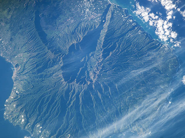 Eruption volcanique aux Canaries : l’aéroport de La Palma brièvement fermé 2 Air Journal