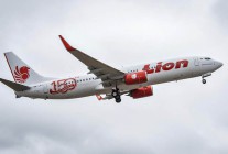 
Un passager britannique en surpoids a été expulsé de force d un vol de Thai Lion Air mercredi, à l aéroport international Do