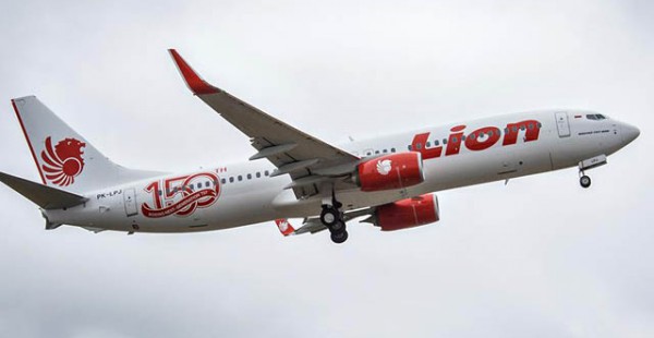 
Un passager britannique en surpoids a été expulsé de force d un vol de Thai Lion Air mercredi, à l aéroport international Do