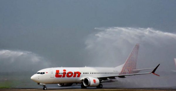 Un Boeing 737 MAX 8 de la compagnie aérienne low cost Lion Air s’est écrasé lundi peu après son décollage de Jakarta, avec 