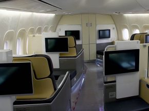 
La compagnie aérienne Lufthansa a prolongé jusqu’en mai prochain la suspension des Boeing 747-8i sur les routes entre Allemag