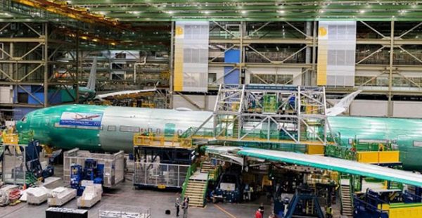 La compagnie aérienne Lufthansa a diffusé hier une photo de la jonction des éléments de fuselage de son premier Boeing 777-9, 