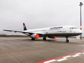 La compagnie aérienne Lufthansa va clouer au sol au moins jusqu’en mai les quatorze Airbus A380 de sa flotte, face à la  &nbs