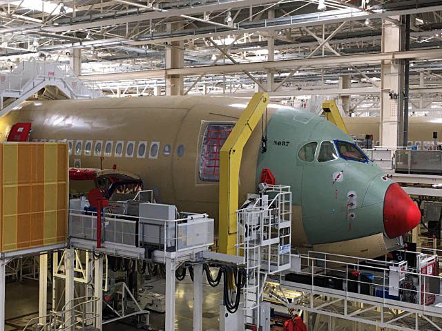 air-journal_Lufthansa A350-900 FAL nose 87