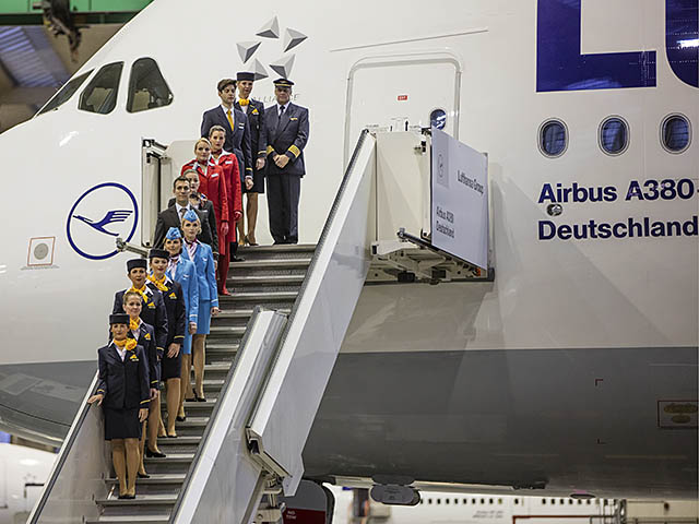 air-journal_Lufthansa A380 crew formation