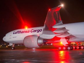 La compagnie aérienne Lufthansa compte intégrer dans sa flotte cargo quatre Boeing 777F cette année, accélérant le départ à