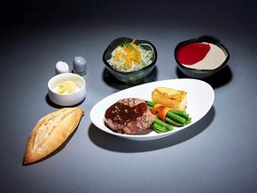 La compagnie aérienne Lufthansa proposera cet été aux passagers des classes Premium et Economie une sélection de sept repas  