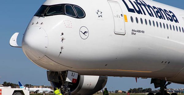 
La compagnie allemande Lufthansa modernise les cabines sur ses long-courriers avec une nouvelle gamme entièrement revue et moder