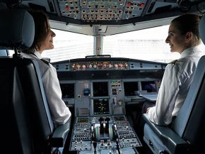 
Le syndicat des pilotes Vereinigung Cockpit (VC) et la direction de Lufthansa ont signé un accord sur des hausses de salaires qu