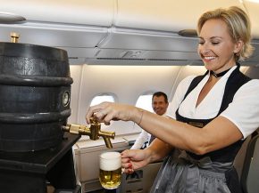 Pendant la célèbre fête de la bière de Munich, la compagnie aérienne Lufthansa met en place des vols Oktoberfest, par exemple