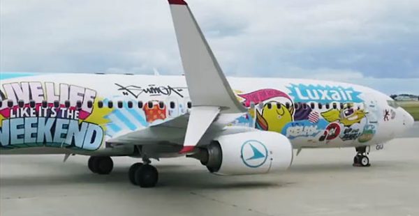 La compagnie aérienne Luxair s’associe à l’artiste luxembourgeois Sumo pour
célébrer l’art de voyager via deux livrées