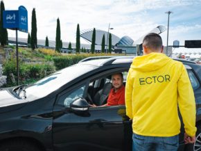 
Dans le cadre du développement de sa gamme de service   premium », un service voiturier est mis en place à l’aéroport Lyon