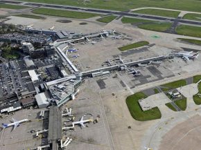 La première étape d une expansion de 1 milliard de livres sterling des terminaux de l aéroport de Manchester a été achevée s