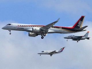 air-journal_Mitsubishi MRJ90-first-flight2
