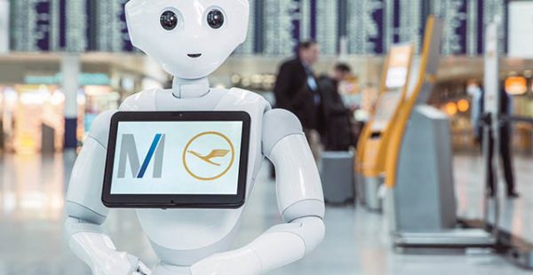 L aéroport de Munich et la compagnie aérienne Lufthansa ont lancé les essais du robot humanoïde Josie Pepper pour fournir des 