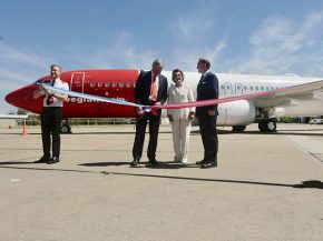La compagnie aérienne low cost Norwegian Argentina a officiellement présenté son premier avion, un Boeing 737-800, l’ouvertur