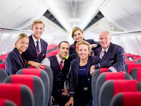 Norwegian Air Shuttle a abandonné une politique exigeant que les agents de bord de sexe féminin portent des talons hauts et soie