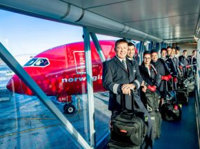 
  De qui se moque-t-on », demande le syndicat de pilotes SNPL en constatant que la compagnie aérienne low cost Norwe