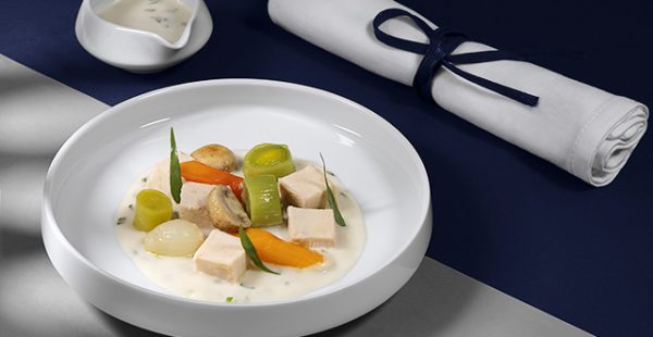 
La compagnie aérienne Air France a dévoilé de nouveaux menus en classe Affaires pour les passagers de classe Affaires au dépa