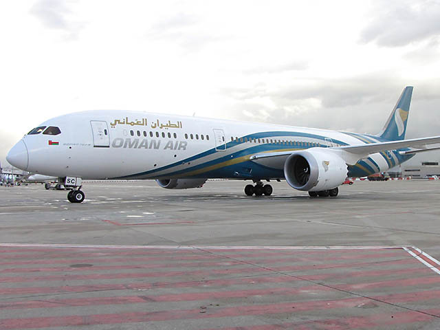 Le premier 787-9 d’Oman Air se pose à Paris 262 Air Journal