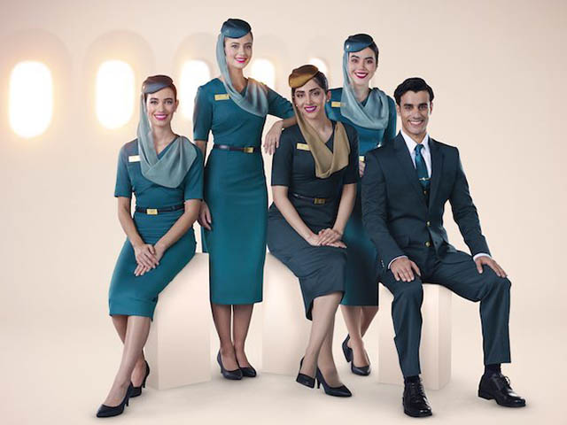 Nouveaux uniformes dans les cabines d’Oman Air 1 Air Journal