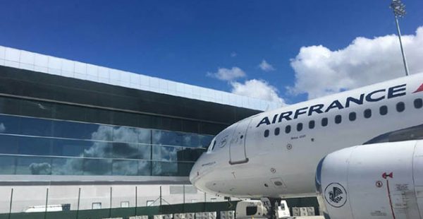 
Plusieurs syndicats d Air France appellent à la grève ce mardi 28 novembre pour protester contre la décision de la compagnie a
