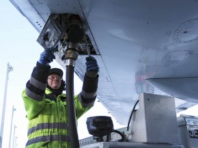 Les sénateurs français ont décidé de compenser la hausse de l’écotaxe sur les billets d’avion par la diminution de la tax