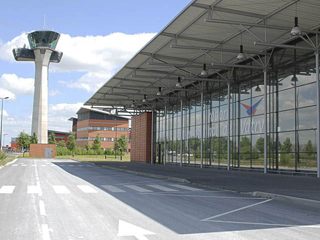 L’A340 immobilisé à Vatry a décollé -sans 25 passagers qui ont demandé l’asile