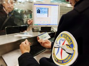 Fait divers : un agent de la PAF interpellé pour trafic de drogue à Paris-Orly 1 Air Journal