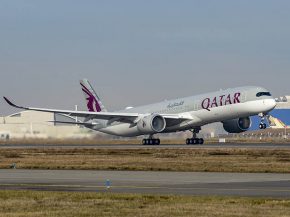 La compagnie aérienne Qatar Airways a techniquement pris possession du premier des 37 Airbus A350-1000 commandés. L’appareil d