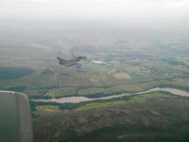 air-journal_Qatar Airways escorte militaire@joshhartley