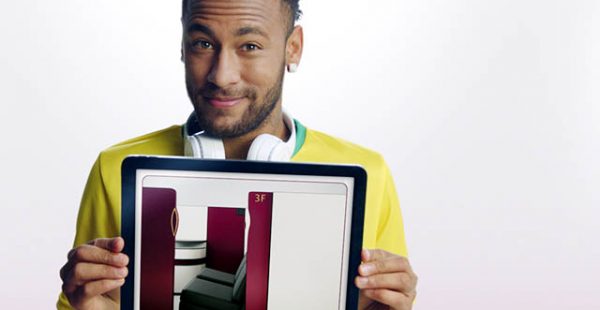 La compagnie aérienne Qatar Airways a dévoilé sa nouvelle vidéo de consignes de sécurité, une   causerie d’avant mat