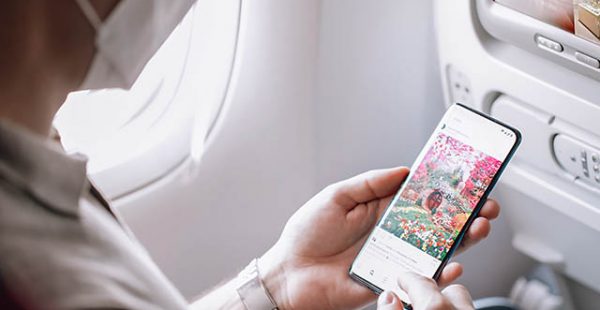 La compagnie aérienne Qatar Airways a célébré mercredi le lancement de son 100ème appareil doté de la connectivité à haut 