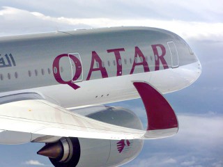 air-journal_Qatar_Airways_A350-900 air_to_air