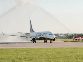 La compagnie aérienne low cost Ryanair va prolonger toute l’année deux liaisons saisonnières entre la France et l’Italie, r
