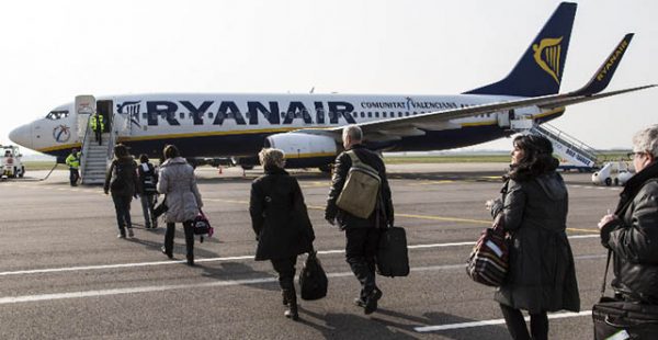 La compagnie aérienne low cost Ryanair a présenté ses excuses à plusieurs passagers dont les chèques de compensation avaient 
