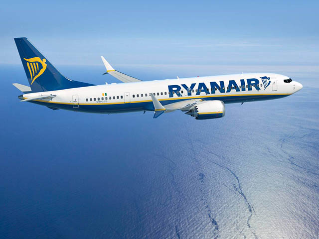 Job à pourvoir : les compagnies aériennes cherchent de nouveaux pilotes en urgence ! Par Robin Ecoeur Air-journal_Ryanair-MAX-200