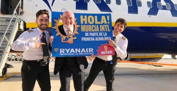 Un vol de la compagnie aérienne low cost Ryanair est devenu mardi le premier à se poser dans le nouvel aéroport de Murcie, inau