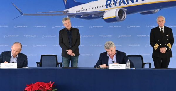
La low cost Ryanair va verser des versements réguliers à ses actionnaires pour la première fois après que la flambée des tar