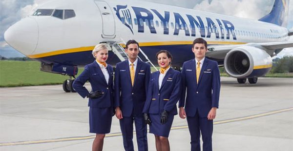 
Les syndicats belges représentant les hôtesses de l’air et stewards de la compagnie aérienne low cost Ryanair menacent de se