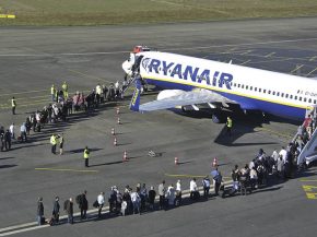 La compagnie aérienne low cost Ryanair propose désormais de la publicité sur les cartes d’embarquement, offrant ainsi aux ann