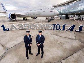 La compagnie aérienne SAS Scandinavian Airlines a pris possession de son premier Airbus A350-900, tandis que Garuda Indonesia met