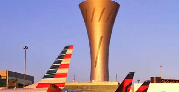 
American Airlines a annoncé qu elle fermerait sa plus petite base d hôtesses de l air et stewards car ce n est plus un actif ef
