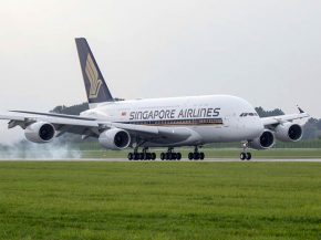 Le groupe Singapore Airlines (SIA) a enregistré un chiffre d’affaires record de 16,3 milliards de dollars singapouriens (SGD, 1