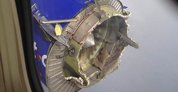 Les pilotes d’un Boeing 737 de Southwest Airlines qui a connu l’explosion d’un réacteur à 32 000 pieds au-dessus de l
