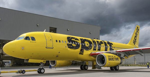 
Trois passagers de la compagnie aérienne low cost Spirit Airlines ont attaqué deux employés voulant vérifier la taille de leu