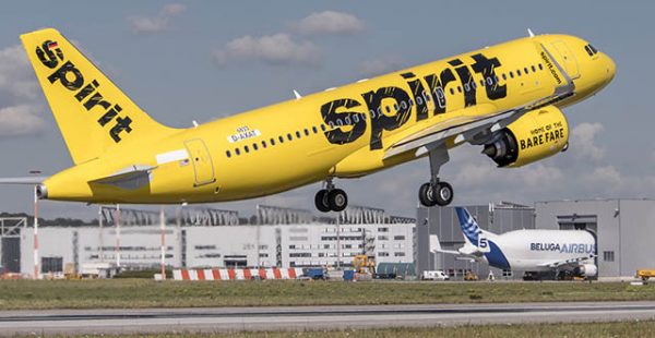 Un passager saoul de la compagnie aérienne low cost Spirit Airlines a allumé une cigarette en plein vol, la police l’attendant